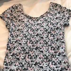 Fitted flower top, cross back